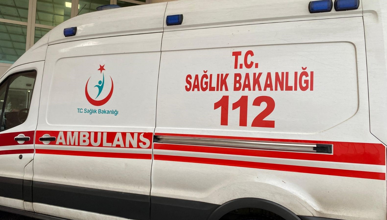 kamyon evin deposuna girdi iki yarali VnsVsMDe.jpg