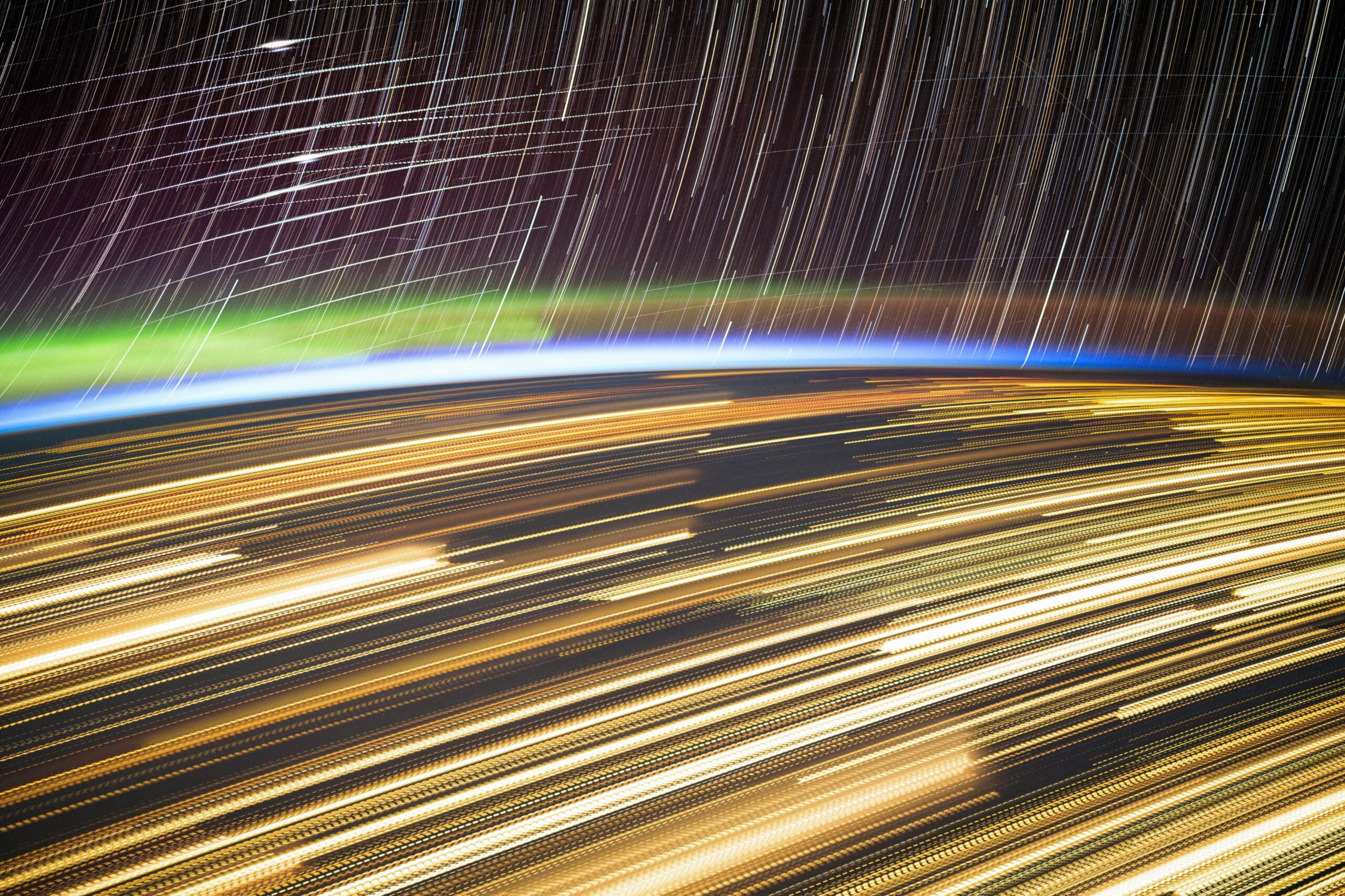 nasa astronotundan etkileyici video starlink uydulari ve yesil auroralar h2He62QP.jpg